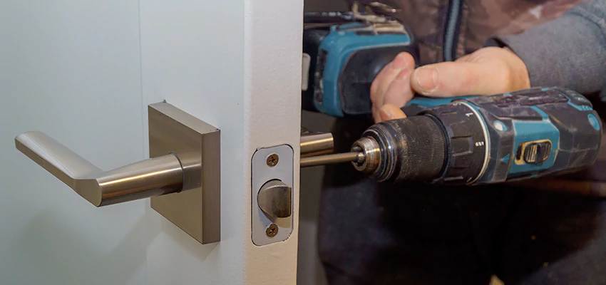 Broken Door Handle Lock Repair in Tallahassee, Florida